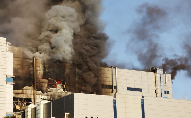 21일 오후 2차 전지 소재 기업인 에코프로비엠 청주공장에서 대형 화재가 발생했다. 연합뉴스