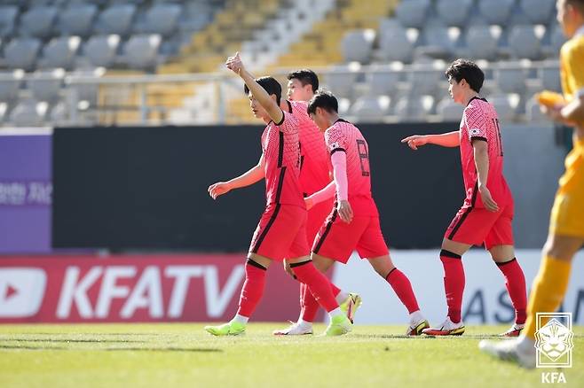 김진규의 선제골 후 기쁨을 나누는 선수들. [대한축구협회 제공. 재판매 및 DB 금지]