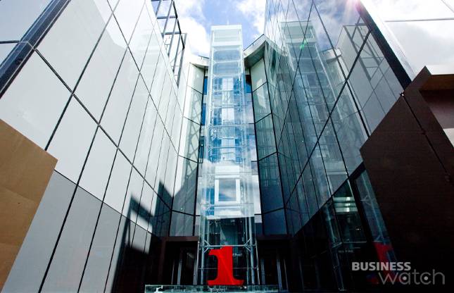 서울 강남구 신사동에 위치한 케이옥션 사옥(아트타워). 원래는 ㈜갤러리현대 소유였지만 2015년 7월 당시 세입자였던 케이옥션이 258억원을 주고 사들였다.