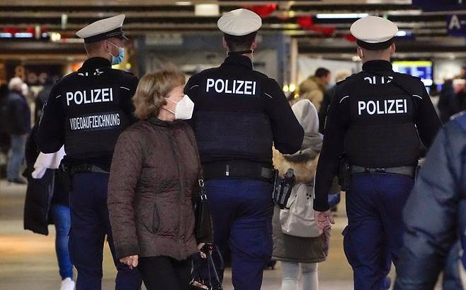 독일 경찰 모습. 사진은 사건과 무관함. /AP 연합뉴스