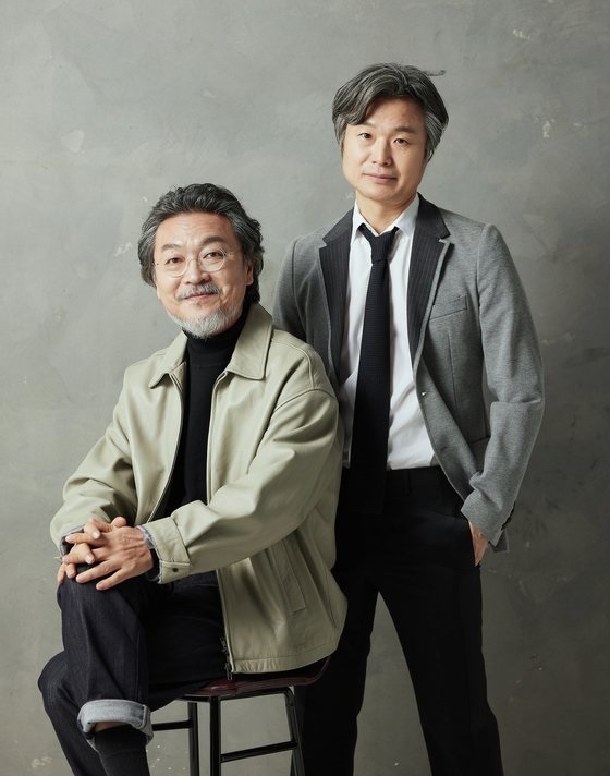 “Candlelight Revolution” is co-directed by actor Kim Eui-sung and journalist Choo Chin-woo. (Journalist Choo LLC)