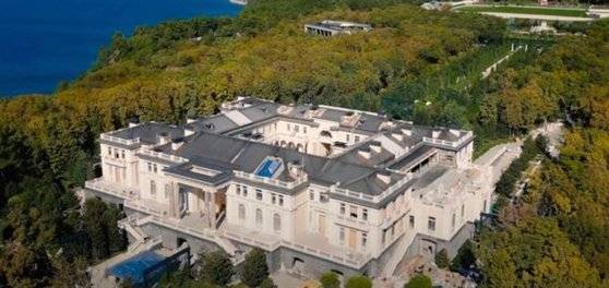 알렉세이 나발니 전 러시아진보당 대표가 지난해 1월 유튜브를 통해 푸틴 소유라고 주장한 흑해 인근 호화주택의 외관. 나발니 유튜브·러시아 반부패재단