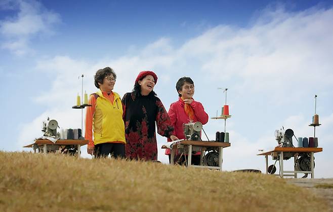 영화 <미싱타는 여자들>의 주인공들.  신순애, 임미경, 이숙희씨 . 영화사 진진 제공