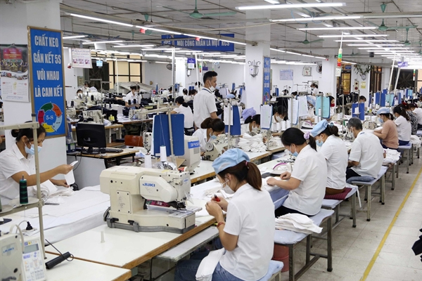 Workers at a textile factory in Việt Nam. The country"s GDP has been forecast to grow by 7.5 per cent this year by the ASEAN+3 Macroeconomic Research Office. — VNA/VNS Photo