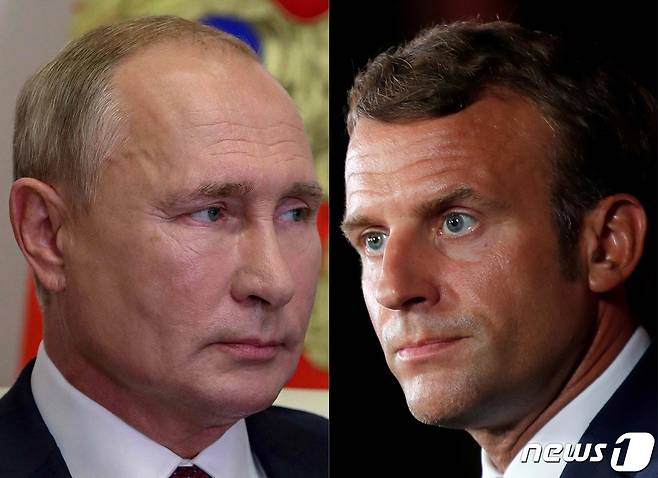 에마뉘엘 마크롱 프랑스 대통령(오른쪽)과 블라디미르 푸틴 러시아 대통령 © AFP=뉴스1