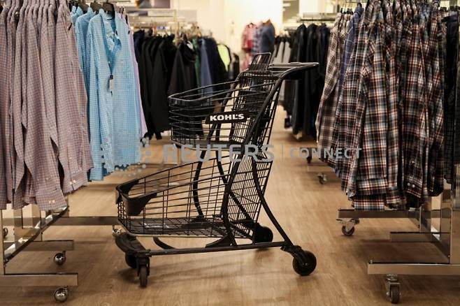 The Kohl’s label is seen on a shopping cart in a Kohl’s department store in the Brooklyn borough of New York, U.S., January 25, 2022. REUTERS/Brendan McDermid