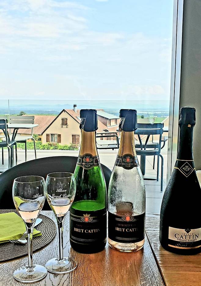 까땅 그랑퀴베 크레망(오른쪽).