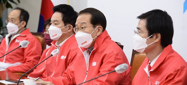 국민의힘 권영세 선거대책본부장이 24일 오전 국회에서 열린 선거대책본부회의에서 발언하고 있다. / 사진 = 연합뉴스