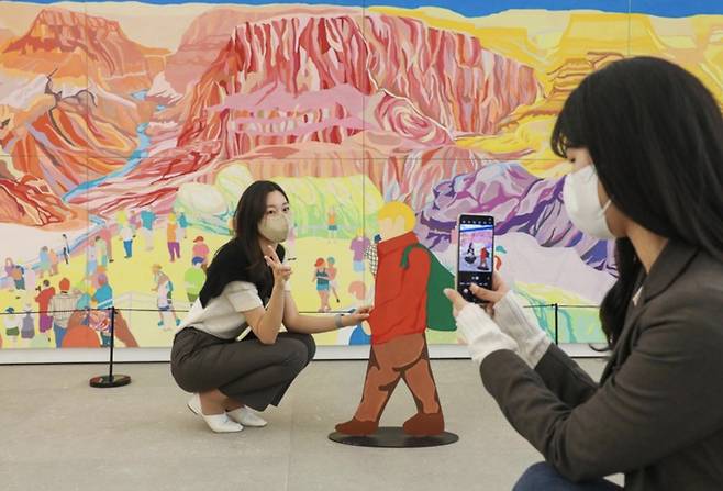 현대백화점 목동점 글라스하우스에서 진행되는 ‘일상으로부터의 탈출(Escape From Trivia)’ [현대백화점]