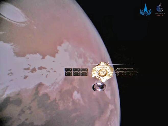 톈원(天問) 1호가 촬영한 화성 궤도에서의 셀카. 사진=CNSA/CLEP