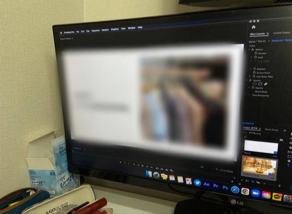 모 언론사에서 영상 편집자로 일한 경험이 있는 김모씨가 2020년 영상을 만들던 모습. 김씨는 "영상 콘텐츠를 만들어도 '기자의 도우미' '잡일하는 사람' 정도로 취급받는 게 부당하다고 느껴져 퇴사했다"고 심경을 설명했다. 김씨 제공