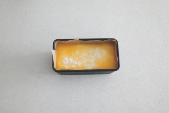 반죽 위에 버터를 부어 구우면 윗면이 바삭바삭하다. 사진 중앙북스.