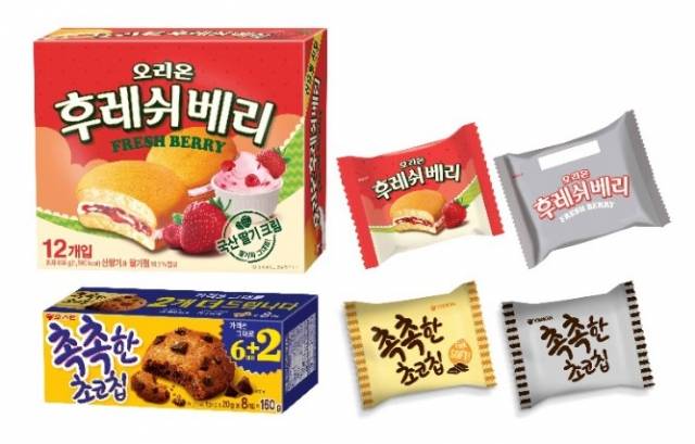 디자인을 단순화하고 인쇄도수를 낮춘 후레쉬베리, 촉촉한 초코칩 속포장재(오른쪽 끝). 오리온 제공