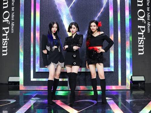 VIVIZ 은하, 신비, 엄지가 팀명 ‘비비지’의 첫 인상을 언급했다. 사진 = 빅플래닛메이드