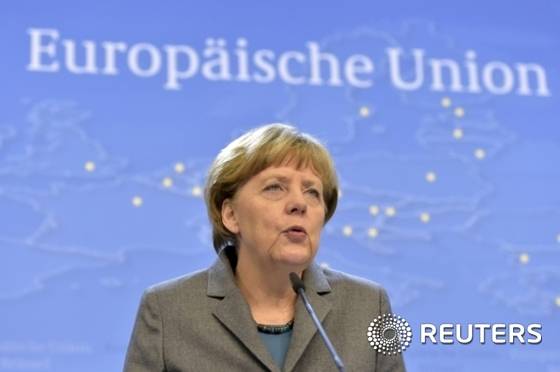 독일의 앙겔라 메르켈 총리가 2015년 2월 벨기에 브뤼셀에서 열린 유럽연합(EU) 정상회의가 끝난 뒤 기자회견을 갖고 있다. EU는 벨라루스 민스크에서 우크라이나와 러시아 지원 우크라이나 반군간에 체결된 휴전헙정이 완전하게 이행되지 않을 경우 (러시아에 대한) 제재를 더욱 강화할 것이라고 메르켈 총리가 밝혔다. © News1 이기창