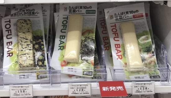 풀무원 '두부바'가 일본 편의점에서 누적 판매량 1000만개를 돌파했다. [사진 출처 = 풀무원]