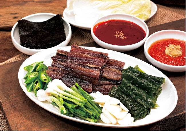 청어 또는 꽁치를 말려 만드는 과메기. 고소하고 기름진 맛이 일품이다. [GettyImage]