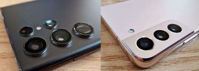 삼성전자 스마트폰 ‘갤럭시S22 울트라’(왼쪽)와 ‘갤럭시S22 플러스’ 후면 카메라.ⓒ데일리안 김은경 기자