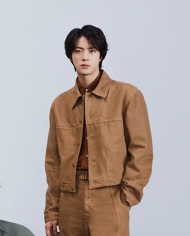 빛은 거들뿐..방탄소년단 진, 밤에 찍어도 '월드와이드핸섬'