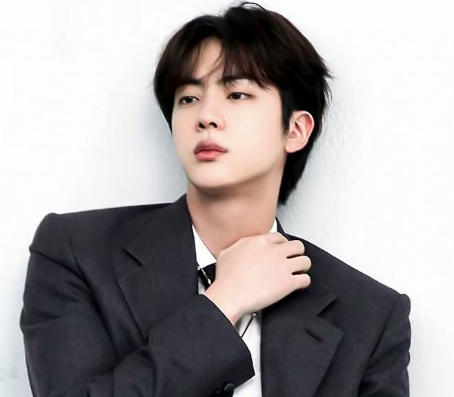 "너무 잘생겨서 비현실" 방탄소년단 진 실제 미모에 놀란 美스태프 후기