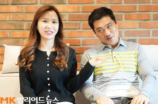 두 선수는 "빌리퀸" 촬영을 통해 많이 친해진듯한 모습이었다. 인터뷰 전 농담을 주고받는 김진아와 차명종.