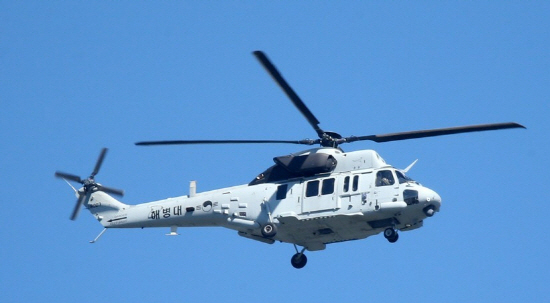 병력 수송용으로 제작된 국산 헬리콥터 ‘마린온’이 비행하고 있다. 서울경제 DB