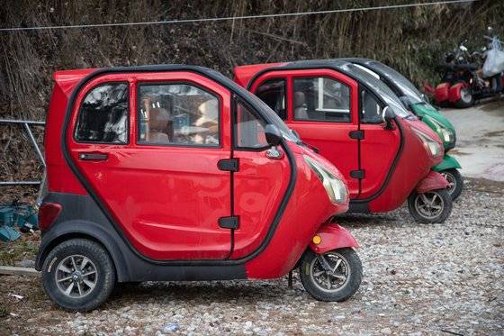 선유도에서는 전동 카트, 전동 바이크를 빌릴 수 있다.