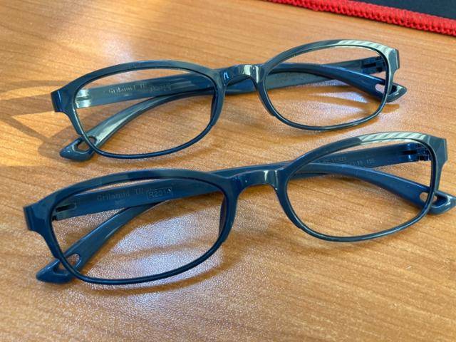 마스크두잇팀이 폐마스크를 재활용해 만든 돋보기 안경. 마스크두잇 제공