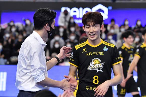 후인정 감독이 양희준에게 가장 많이 하는 말은 '자신감'이다. [사진=한국배구연맹(KOVO)]