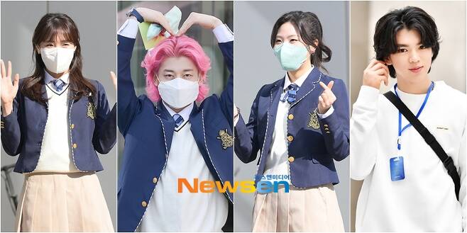 Since the Olympics are over, it is time to meet Olympic stars through entertainment broadcasts. The brilliant leaders of the 2022 Beijing Winter Olympics will be dispatched to the broadcaster with a Love call.Today (24th) morning, a recording of Knowing Brother was held at JTBC Ilsan Studio in Ilsan-dong, Goyang-si, Gyeonggi-do.The reason why the recording of Knowing Brother is attracting attention today is because it is known that Olympic stars participated.The three extraordinary chemis that the national team Kwak Yoon-gy, Kim A-lang and Lee Yu-bin will show can be confirmed through JTBC Knowing Brother which will be broadcast on the afternoon of March 5th.Just yesterday (23rd) raised expectations for next weeks Winter Olympic athletes specials through the TVN Yu Quiz on the Block trailer.Despite the bias and injuries, players such as the mens and womens short track team, who wrote the medal history, curling national team Team Kim, who showed fantastic teamwork, and Cha Jun-hwan, who ranked fifth in figure skating men, will appear.KBS commentator Park Jae-min, who collected topics with friendly explanation and witty gesture, will also shine Yu Quiz on the Block - Olympic Special.On the same day, MBC Radio Star also announced a special feature of Cracking Ice featuring mens short track team Kwak Yoon-gy, Kim Dong-wook, Hwang Dae-heon, Park Jang-hyuk and Lee Jun-seo.Here comes Kim A-lang, who will appear as a special guest.On SBS, All The Butlers invites Olympic stars; short track Hwang Dae-heon and Choi Min-jung will appear as masters and will unveil the Olympic behind-the-scenes.Kwak Yoon-gy and Park Seung-hee commentator are on the verge of going to SBS Dolsing Forman.SBS web entertainment civilization express will also be interviewed with the Winter Olympic stars in turn, starting with male figure skater Cha Jun-hwan.Cha Jun-hwans side will be unveiled today (24th) at 5 p.m. Speedskating Seung-Hoon Lee will appear on IHQs Delicious Guys, The Shareholders Meeting and Secret Newsroom.On the air, Seung-Hoon Lee is curious about the secret reversal life from the behind-the-scenes of the Winter Olympics.Also, expectations and questions are rising whether Kwak Yoon-gy will appear in MBC I Live Alone, which was looking forward to appearing.Kwak Yoon-gy, who showed his willingness to appear on his YouTube channel Kwak Yoon-gy to I live alone.So, I live alone responded to Kwak Yoon-gy with Love call through official SNS.However, Kwak Yoon-gy seemed to be out of the picture because he said he was not living alone, but he added that he would solve it as soon as possible, and hopes that the meeting between Kwak Yoon-gy and I live alone will be concluded.