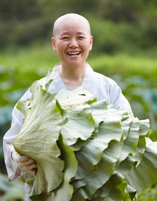 강의를 진행한 사찰음식 전문가 법송 스님.