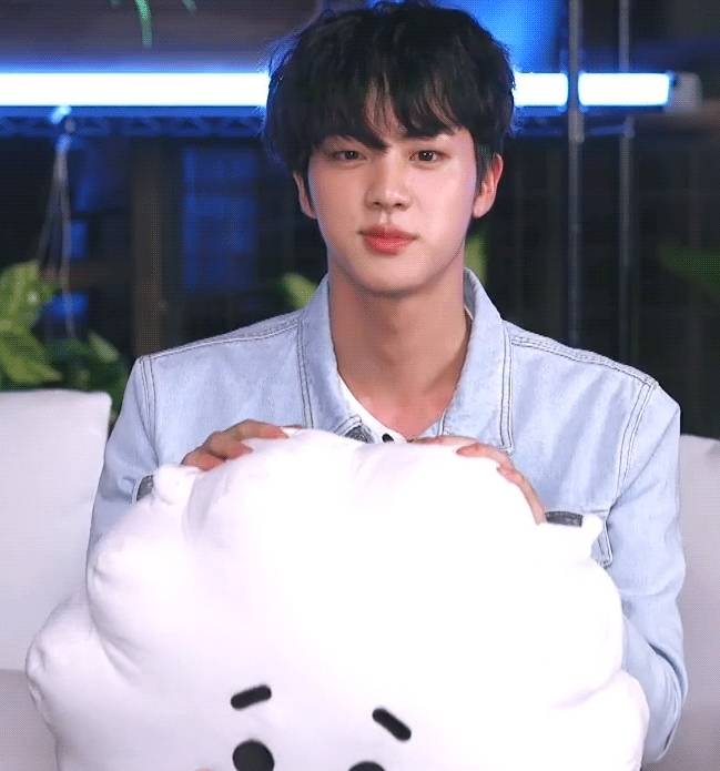 방탄소년단 진 RJ, 미디엄 스탠딩 인형도 가장 먼저 '품절'.."알제이는 사랑입니다"