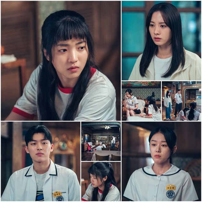 TVN Twenty Five Twenty One Kim Tae-ri - Ji Yeon Kim (Bona) - Choi Hyun-wook - Lee Joo-myung was caught with a smile and a stunned group shot of anxiety amplification.TVN Toil Drama Twenty Five Twinty One (playplayed by Kwon Do-eun/directed by Jung Ji-hyun and produced by Kim Seung-ho/produced Hwa-dam Pictures) is a drama depicting the wandering and growth of youths who were deprived of their dreams in the 1998 era.The 4th broadcast on the 20th has renewed its highest audience rating for the third consecutive time, and both the metropolitan area and the whole country have recorded the highest audience rating in the same time zone including cable and general.In the last four episodes, Na Hee-do (Kim Tae-ri) and Baek Yi-jin (Nam Joo-hyuk) gave each other a heartfelt support to overcome their frustration after finishing the fencing Dalian.In the dark gymnasium, which was turned off in full, the Green Light Ending, which brightened the faces of the two, unfolded and drew a smile of the house theater.In the fifth episode, which will air on the 26th (tonight), the Crisis Amplified Group Shot, in which four members of Sun Goz, including Kim Tae-ri - Ji Yeon Kim (Bona) - Choi Hyun-wook - Lee Joo-myung, talk with a serious expression, raises tension.In the play, Na Hee-do and Go Yu Rim (Ji Yeon Kim), Moon Ji-woong (Choi Hyun-wook) and Lee Joo-myung are gathered at Ji Seung-wans house.While Na Hee-do is kneeling to his knees with a nervous face, Yu Rim asks a sharp question and looks as if his whole body is hardened.Moon Ji-woong is also full of playfulness, and he can not keep his mouth shut because he is so full of joy, and Ji Seung-wan continues to hold the receiver.In particular, Na Hee-do listens to Ji Seung-wans conversation and is in despair and bows his head.It raises questions about why the four-member Sun Goz, who was rejuvenating and innocent, is so serious and what is the authenticity of the storm eve event, which has come into contact with the great trials of eighteen lives.In the meantime, Kim Tae-ri - Ji Yeon Kim (Bona) - Choi Hyun-wook - Lee Joo-myung gathered together for the filming and chatted affectionately and showed a sticky teamwork.However, after the preparation time for the shooting, which was full of laughter, and the shooting started in earnest, the four people took the laughter and made a 180-degree change expression and immersed the scene.Within four people have made the anxiety and tension felt by each character such as Naheedo - Go Yu Rim - Moon Ji Woong - Ji Seung Wan, and the breathing of the person who draws realistically with complex eyes, gestures and urgent dialogue tone.The on-and-off is certain to be Kim Tae-ri – Ji Yeon Kim (Bona) – Choi Hyun-wook – Lee Joo-myung showed a co-work that was well-suited without any exchange of opinions, and completed the scene of the four-member group in a single stroke, said the producer, Hwa-dam Pictures. As the situation emerges, the amplitude of the story becomes more strengthened.We need to check it on the 26th (today), he said.Meanwhile, the fifth episode of TVNs Saturday Drama Twenty Five Twinty One will air at 9:10 p.m. on the 26th (tonight).Twinty five twinty one