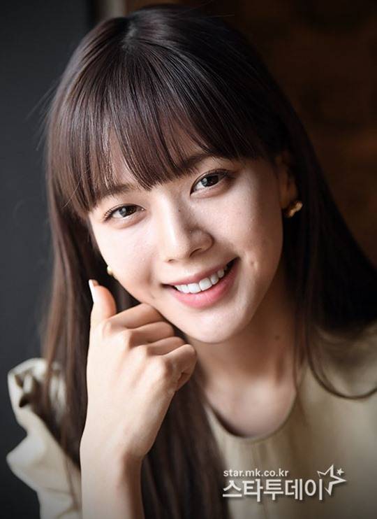 배울 점이 있고 자신의 일을 존중해주는 사람이 이상형이라는 노정의. 사진l유용석 기자