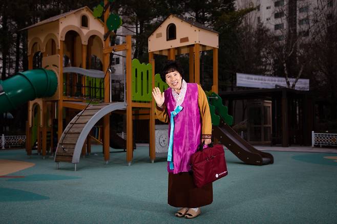 이야기 할머니는 안나씨에게도 새로운 도전이었다. 이준헌 기자