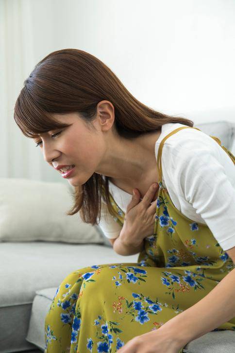 평소 심장 질환 증상이 없었는데 체한 것 같은 증상이 나타나면 돌연사를 일으킬 수 있는 급성 심근경색일 가능성을 의심해야 한다. 게티이미지뱅크