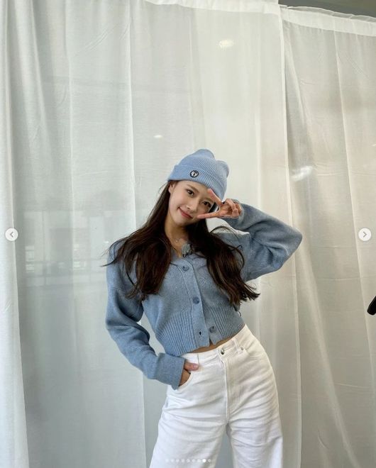 Lee Mi-joo, a former member of the group Lovelies, opened the front door and came out.Lee Mi-joo posted a picture on his instagram on the 6th without any such article.In the photo, Lee Mi-joo Poses with fresh visuals and charms; Lee Mi-joo, who matches the color of Vinnie and cardigan, Poses in various Poses and shows a model force.Lee Mi-joo, who had recently been confirmed as Corona 19, was suffering from self-punciation, especially when he wanted to open the front door.Lee Mi-joo revealed that he had been out for the first time in a long time, and the expression of the exciting Lee Mi-joo attracted attention.On the other hand, Lee Mi-joo is appearing on MBC What do you do when you play? and TVN Six Sense 3.