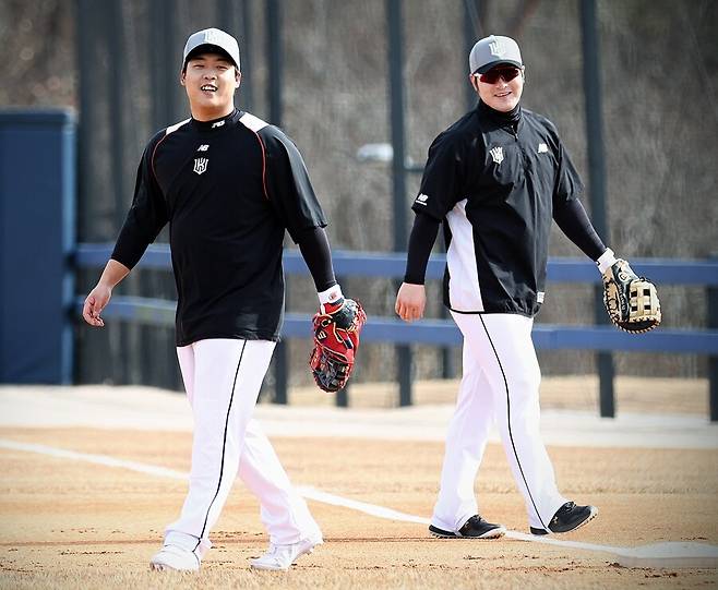 ▲ kt 박병호(오른쪽)와 강백호.