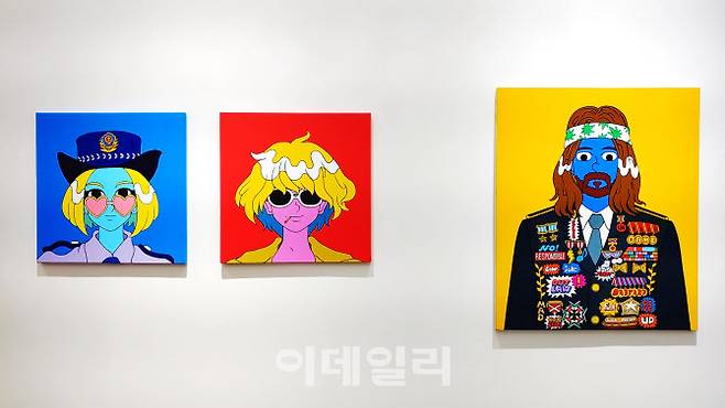 ‘뱅가드’ 전에 참여한 작가 김용오의 ‘중화여경’(2016·왼쪽부터), ‘홍콩여자’(2016), ‘글로리’(Glory·2015). 작가는 실존인물을 모델로, 만화경에 차례로 등장할 법한 ‘사람’의 초상을 그린다(사진=오현주 문화전문기자).