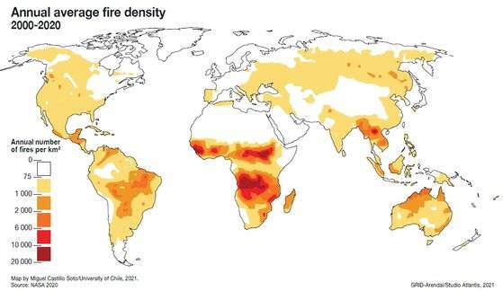 세계 산불 발생 밀도. 제곱km당 연간 산불 발생 건수를 나타냈다. 아프리카 사바나지역에서 가장 많이 발생하고 있고, 브라질과 호주에서도 많이 발생하고 있다. [자료:UNEP]