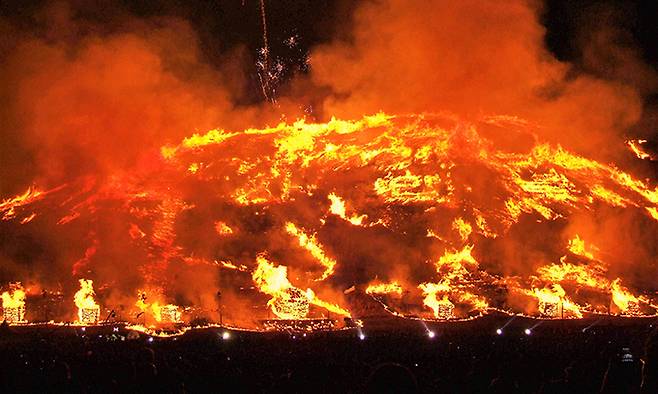 제주들불축제 오름 불놓기. 제주시 제공