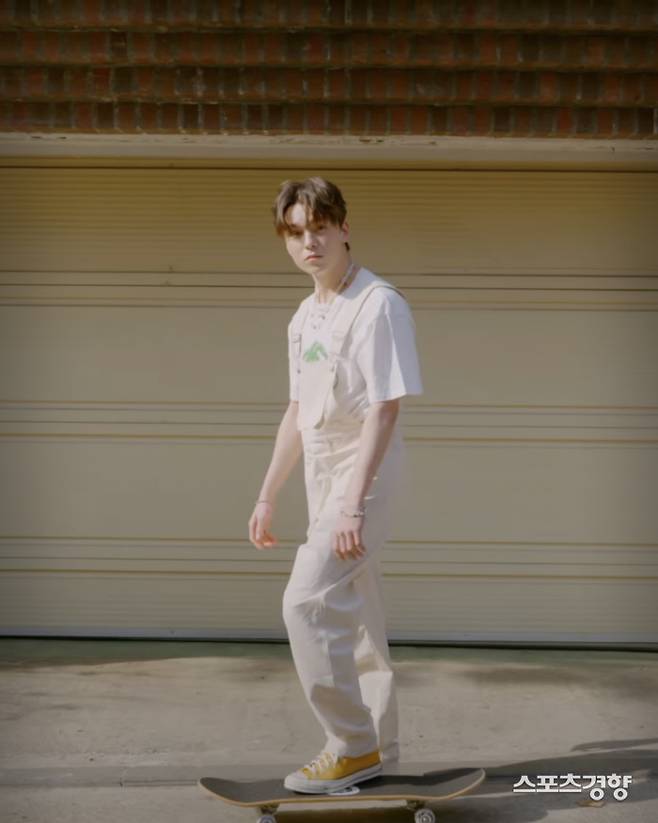 퍼스트룩 매거진 캡처