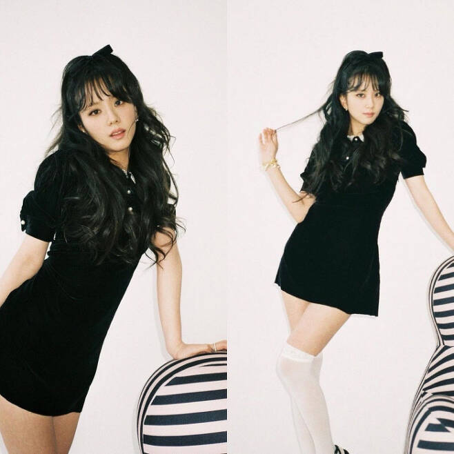 Girls group BLACKPINK (BLACK PINK) member JiSoo released a cute appearance.JiSoo posted photos on his social network service (SNS) on the 13th with an article called Sig.In the photo, JiSoo is in a position with various poses, and he has even made an alluring appearance with a black dress and accessories.In particular, JiSoo caught the attention of those who boasted doll-like beauty with see-through bang style and long wave hair.JiSoo returned to Incheon International Airport after finishing the national prestige through Paris Fashion Week on the 8th. JiSoo will be engaged in BLACKPINK comeback.