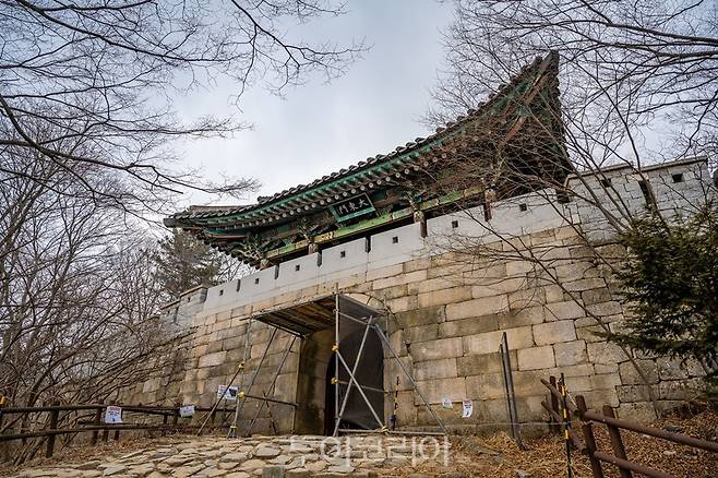 북한산성의 대동문, 대동문코스의 종점이다.