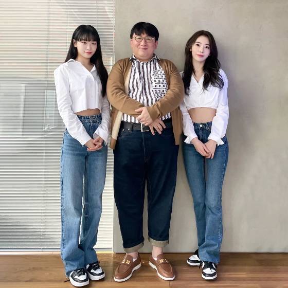 방시혁 하이브 의장이 김채원, 미야와키 사쿠라와 함께 했다./사진=방시혁 인스타그램