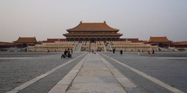 중국 베이징 자금성의 정전인 태화전은 절대적인 황제 권력을 바탕으로 그 규모에서 사람들을 압도한다.