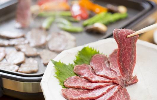 육류 위주의 식습관과 섬유질 섭취 부족으로 인해 대장게실염을 앓는 사람들이 늘고 있다