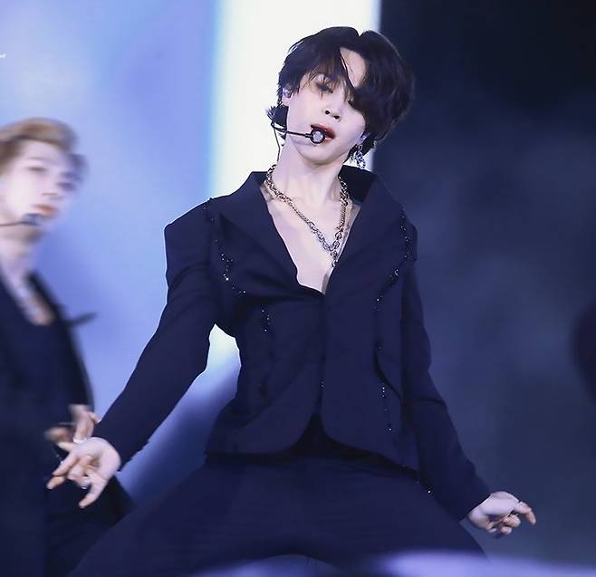 '시대의 상징' 방탄소년단 지민, GLOBAL IT BOY JIMIN 브라질TV 트렌드 분석..세계가 탐내는 '원톱'