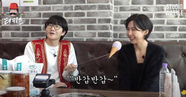 '터키즈 온 더 블럭'(이하 '터키즈')은 tvN '유 퀴즈 온 더 블럭'에서 언어 유희를 통해 파생된 디지털 토크쇼다. 유튜브 '터키즈 온 더 블럭' 영상 캡처