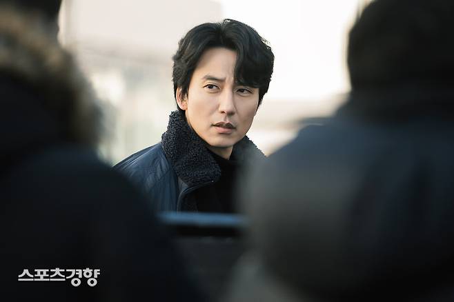 SBS 드라마 ‘악의 마음을 읽는 자들’에서 프로파일러 송하영 형사 역을 연기한 배우 김남길의 연기 장면. 사진 길스토리이엔티